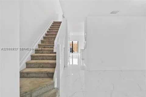 957 Ne 211th St - Photo 2 of 38