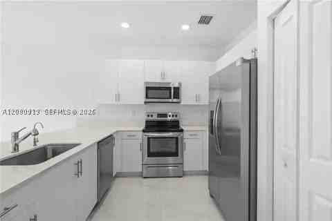 957 Ne 211th St - Photo 7 of 38