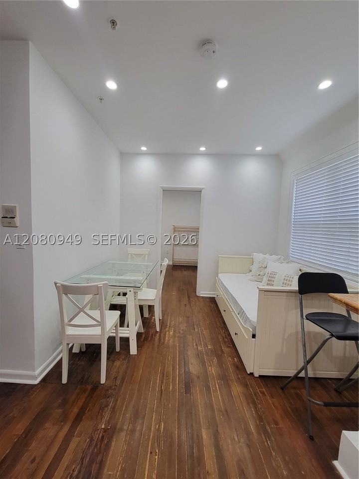 1521 Lenox Ave #105 - Photo 3 of 25