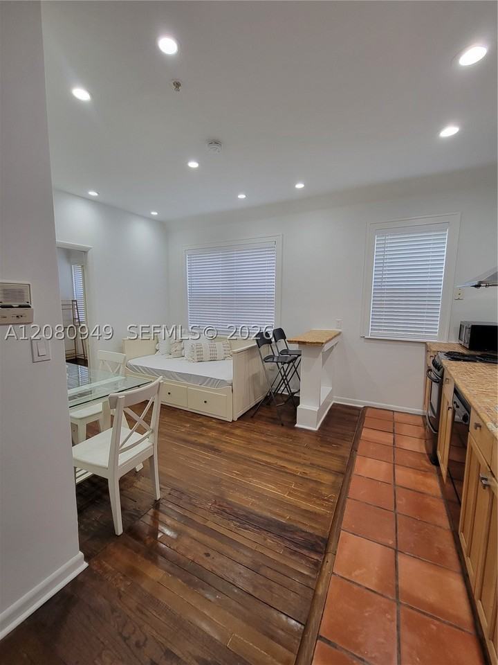 1521 Lenox Ave #105 - Photo 6 of 25