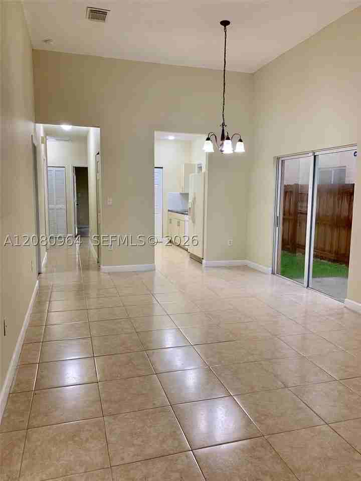 2536 Ne 41st Ave #2536 - Photo 2 of 20