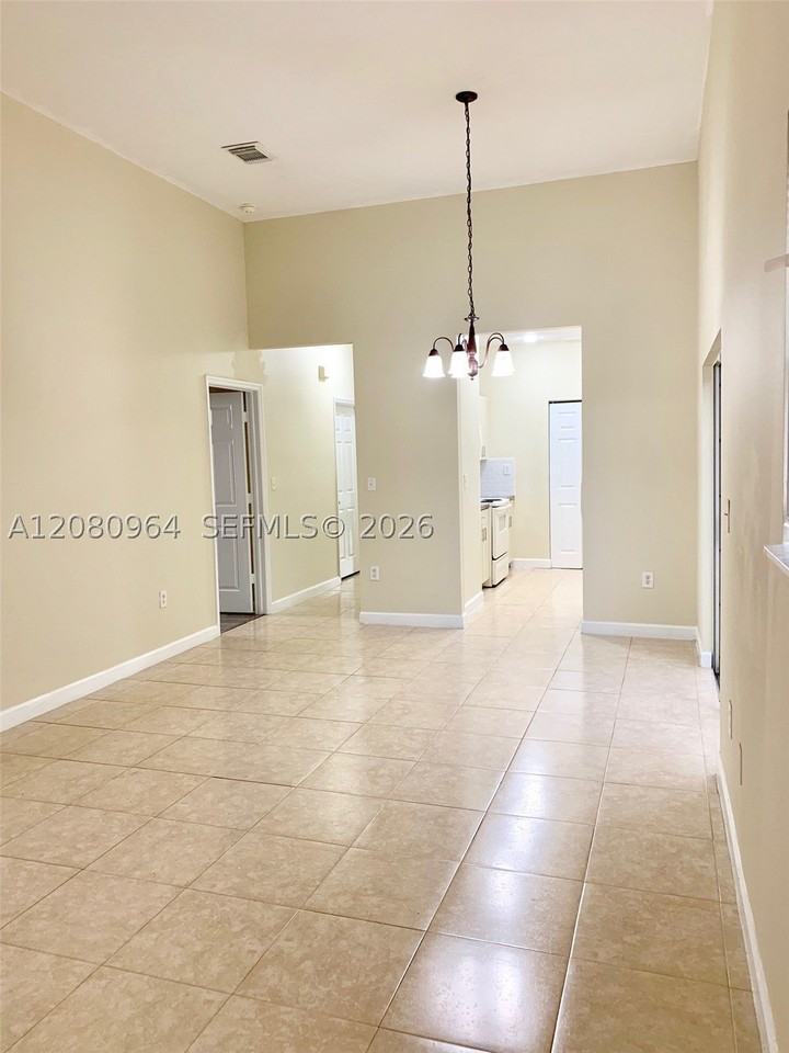 2536 Ne 41st Ave #2536 - Photo 3 of 20