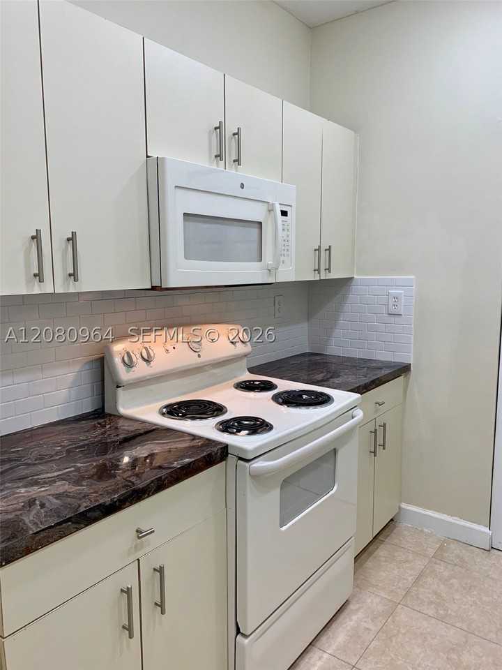 2536 Ne 41st Ave #2536 - Photo 6 of 20