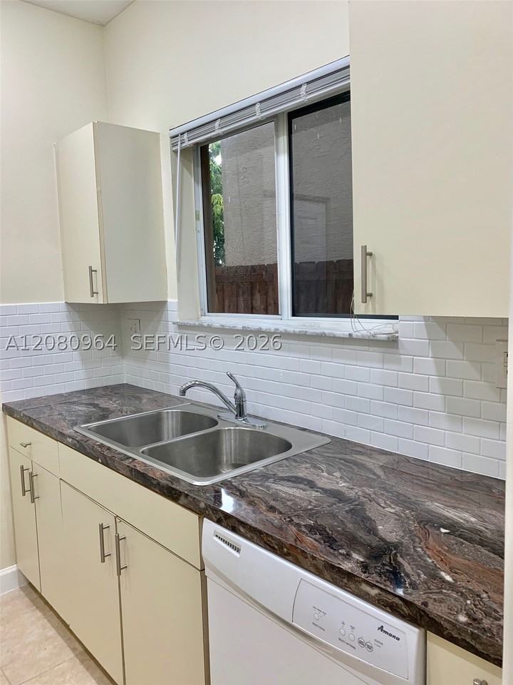 2536 Ne 41st Ave #2536 - Photo 7 of 20