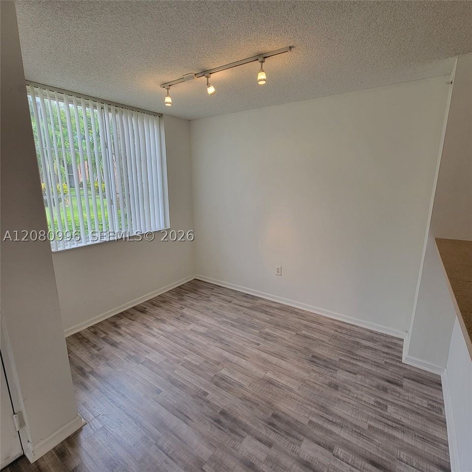 7824 Sonoma Springs Cir #101 - Photo 6 of 14