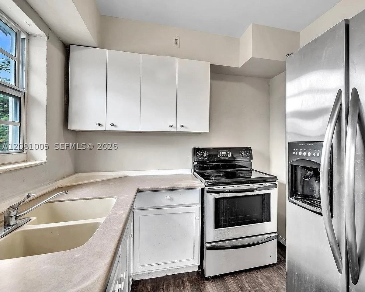 1451 Ne 170th St #201A - Photo 3 of 17