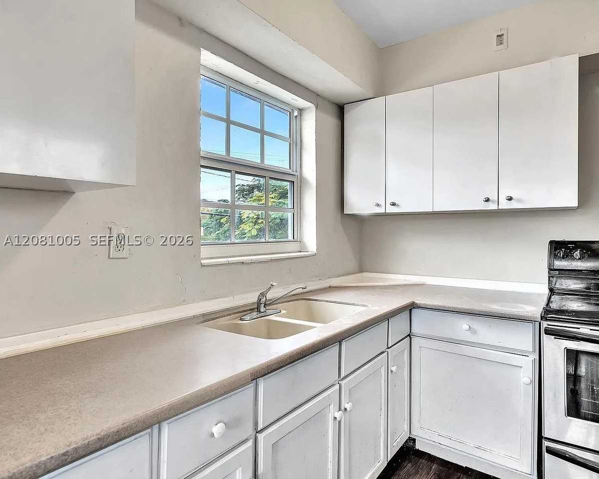 1451 Ne 170th St #201A - Photo 4 of 17