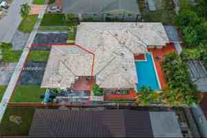 featured image of 324 E 34th St #1