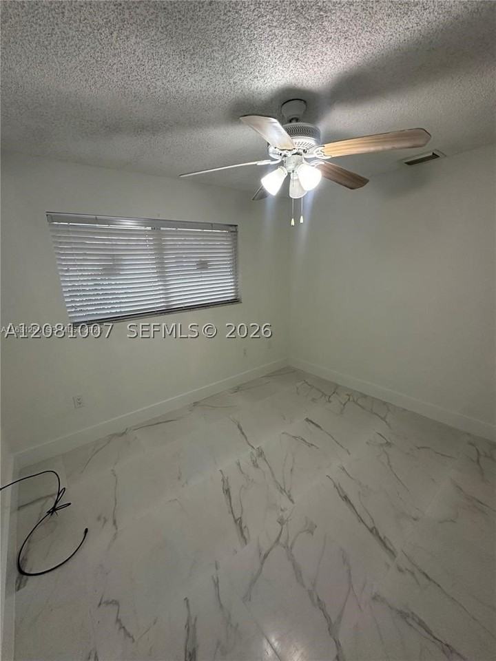 324 E 34th St #1 - Photo 6 of 11