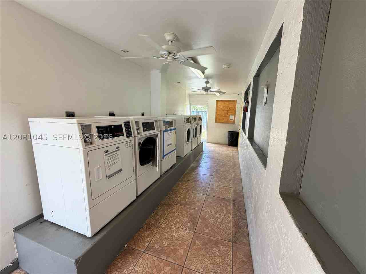 730 Nw 101st St #1A - Photo 3 of 5