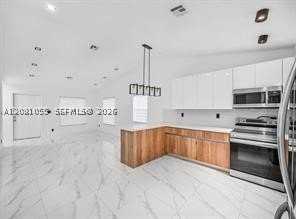 1230 Ne 1st Ave - Photo 2 of 10