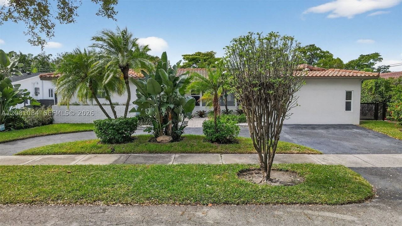 20610 Ne 22nd Ct - Photo 4 of 50