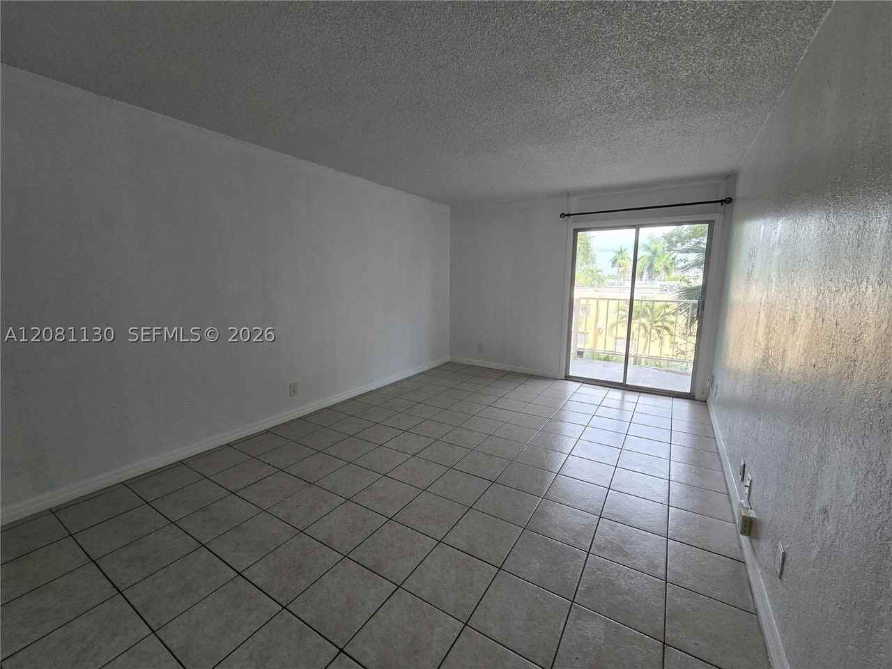 4550 Nw 9th St #310E