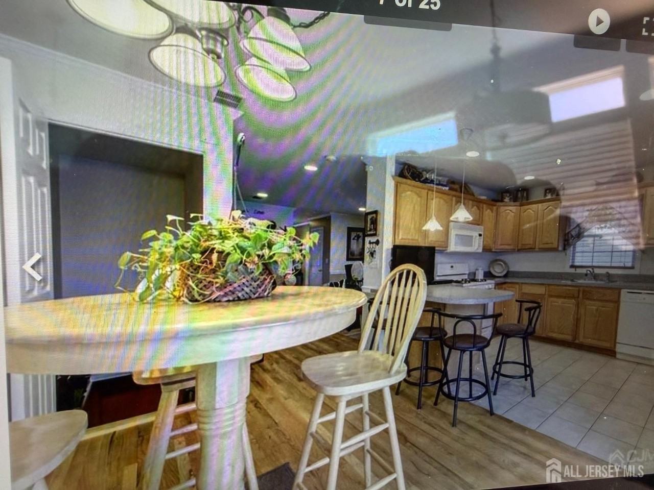 339 Jeffries St - Photo 2 of 20
