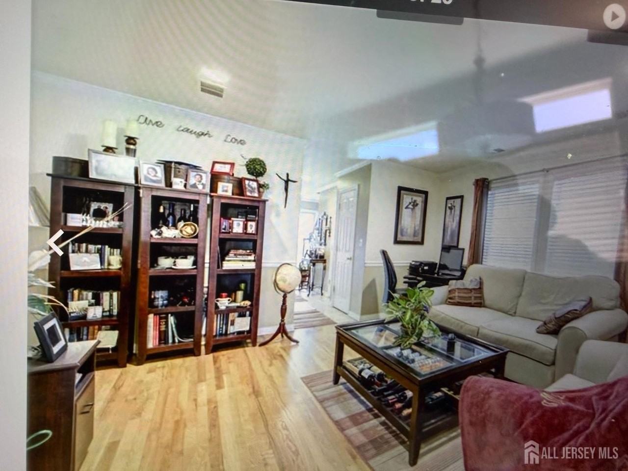 339 Jeffries St - Photo 3 of 20