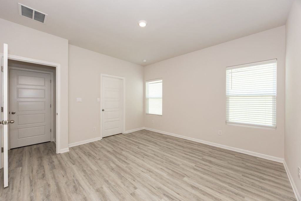 1020 Renova Drive - Photo 4 of 29