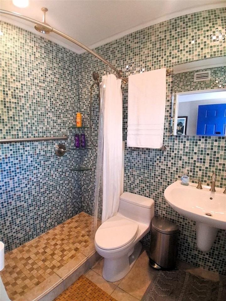 2850 Gulf Of Mexico Dr #2 - Photo 3 of 19