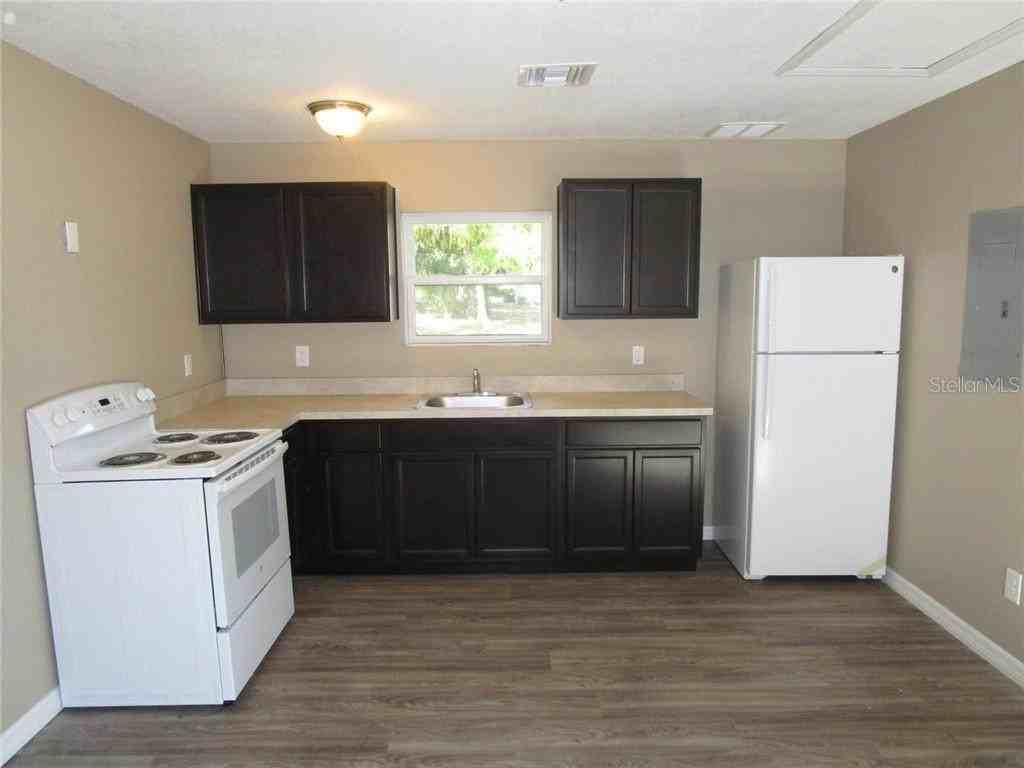 1002 E Mcdonald Ave #5 - Photo 4 of 8