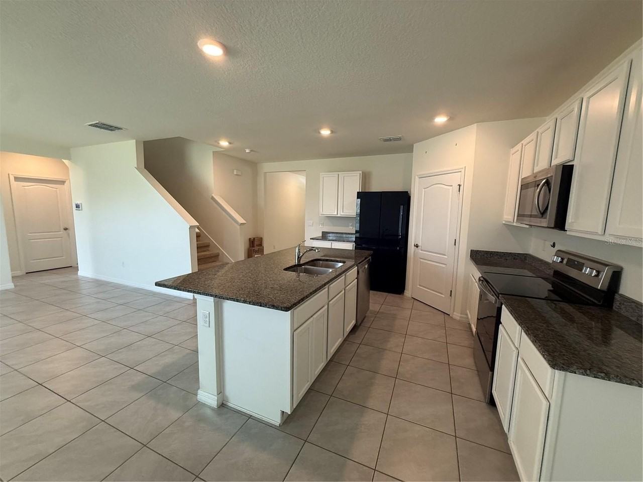 11106 Amber Ridge Dr - Photo 3 of 23