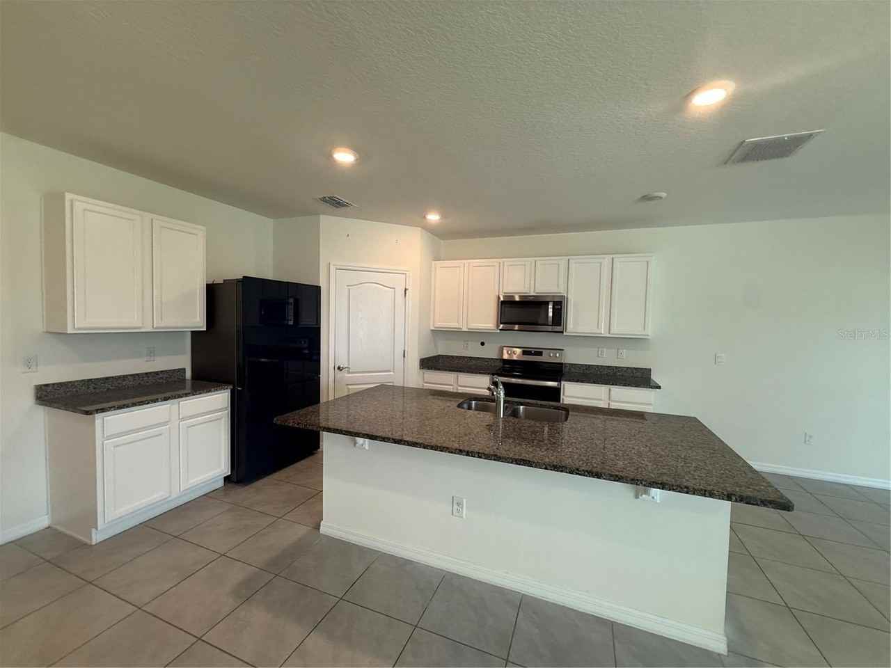 11106 Amber Ridge Dr - Photo 4 of 23
