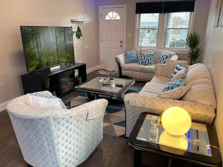 2726 Stephens Street - Photo 4 of 16