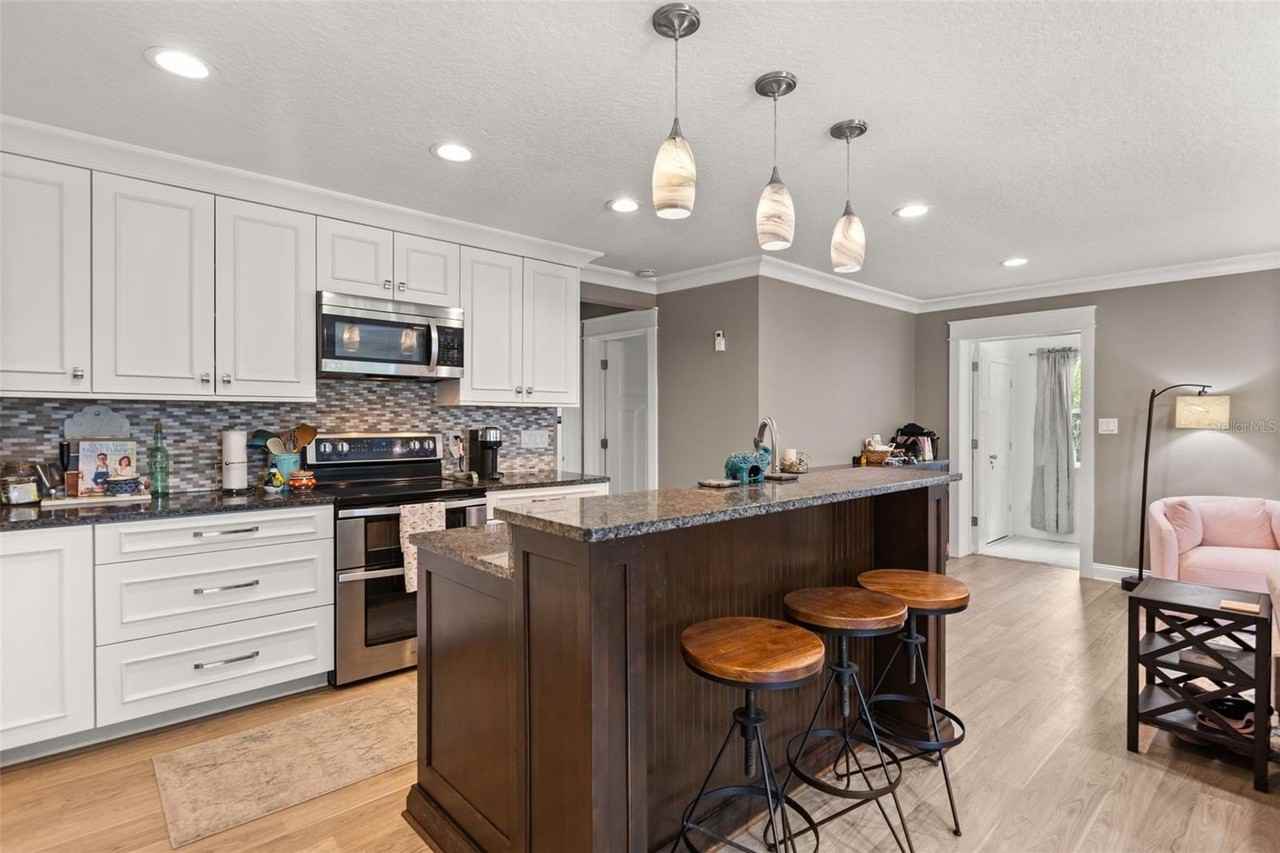 2120 Murdock Blvd - Photo 4 of 30