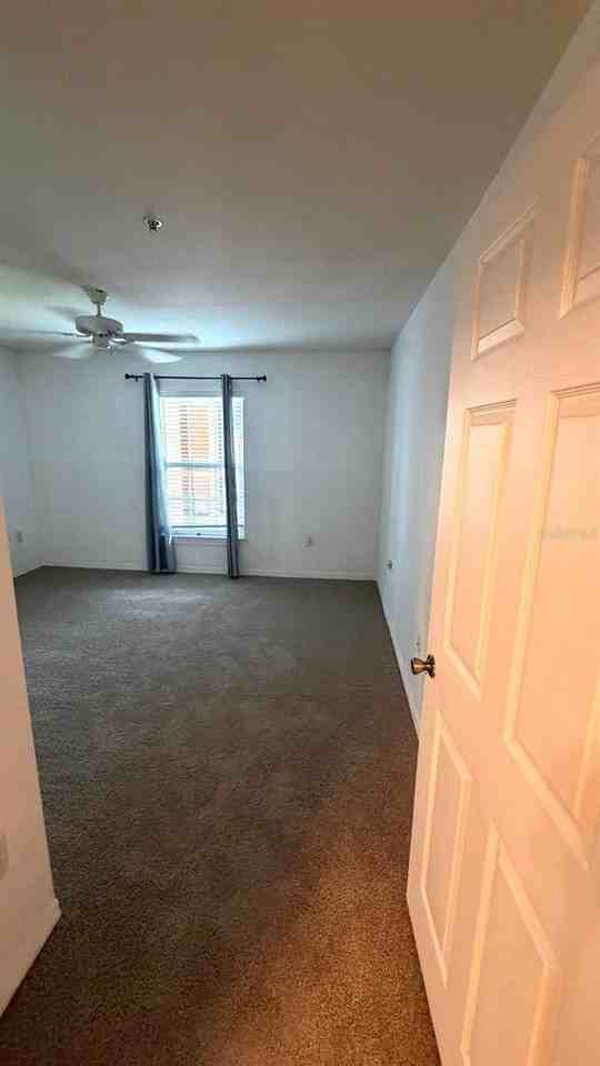 5459 Vineland Rd #4104 - Photo 7 of 15