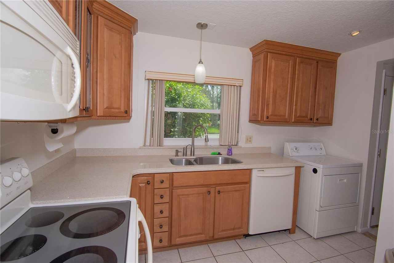 3068 Autumn Ct - Photo 6 of 17