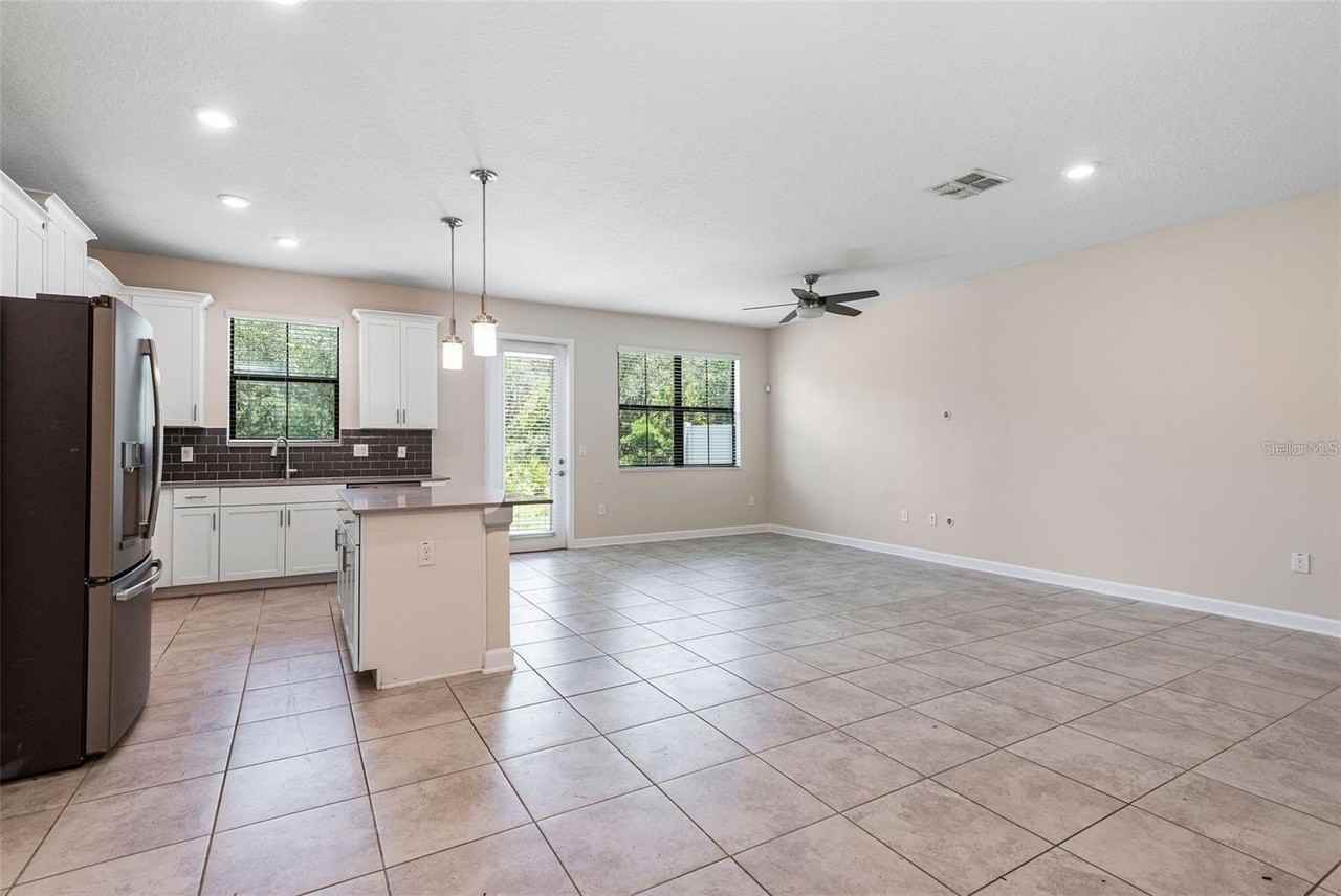 11043 Whistling Pine Way - Photo 4 of 17