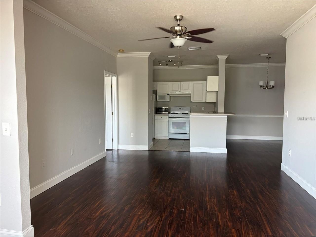 3325 S Kirkman Rd #423 - Photo 5 of 16