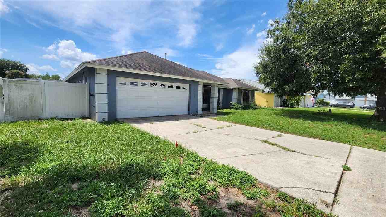 7712 Simon Ridge Ct - Photo 2 of 17