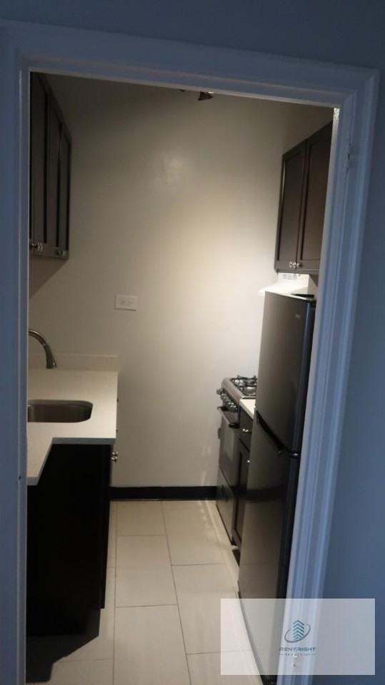 534 W Stratford Pl #408 - Photo 3 of 17