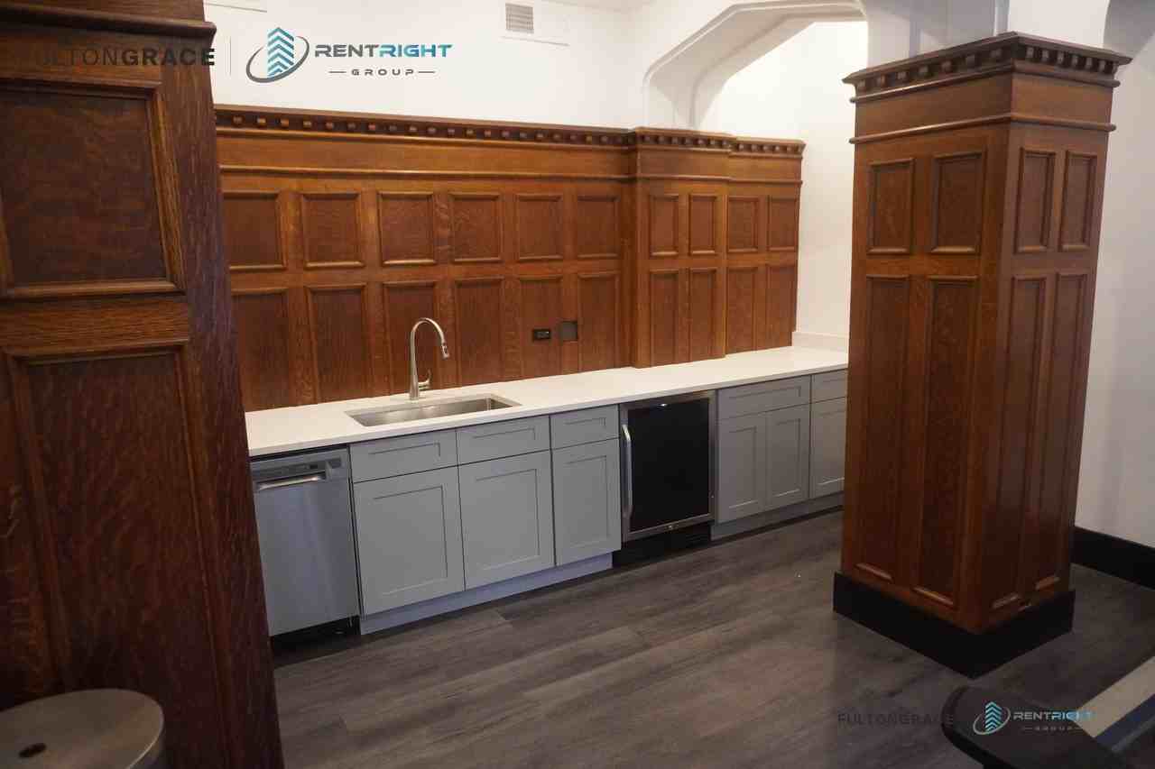 534 W Stratford Pl #408 - Photo 6 of 17