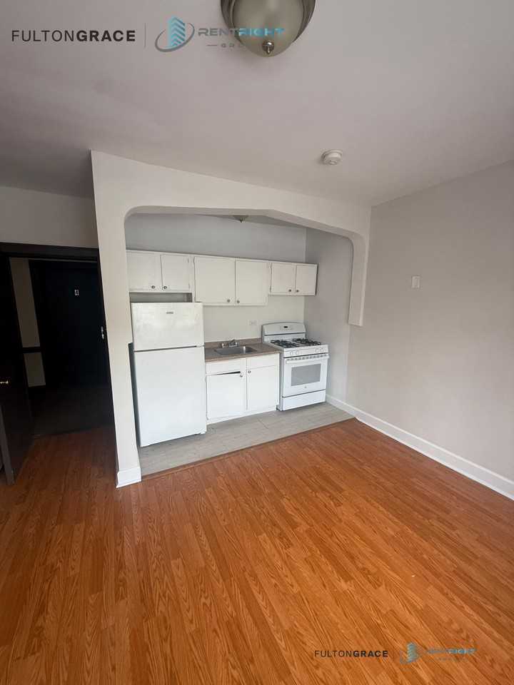 3244 N Pulaski Rd #14 - Photo 6 of 10