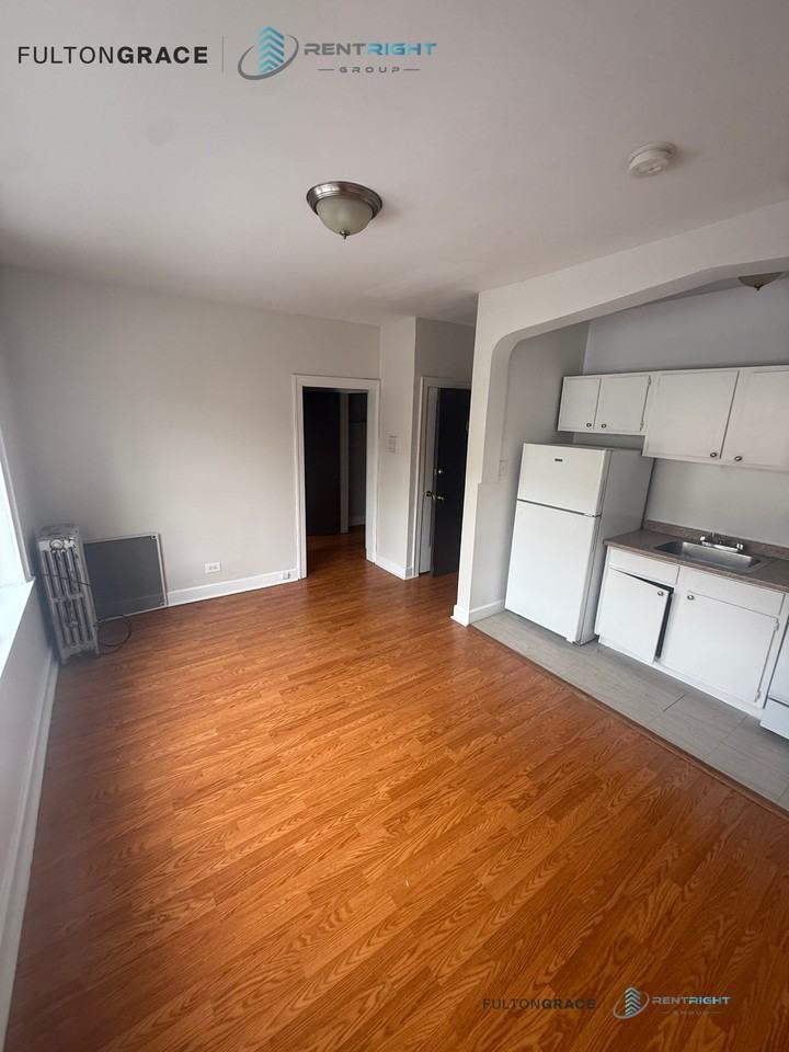3244 N Pulaski Rd #14 - Photo 7 of 10