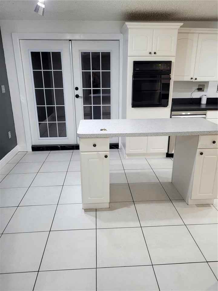 10803 N Armenia Ave - Photo 5 of 17