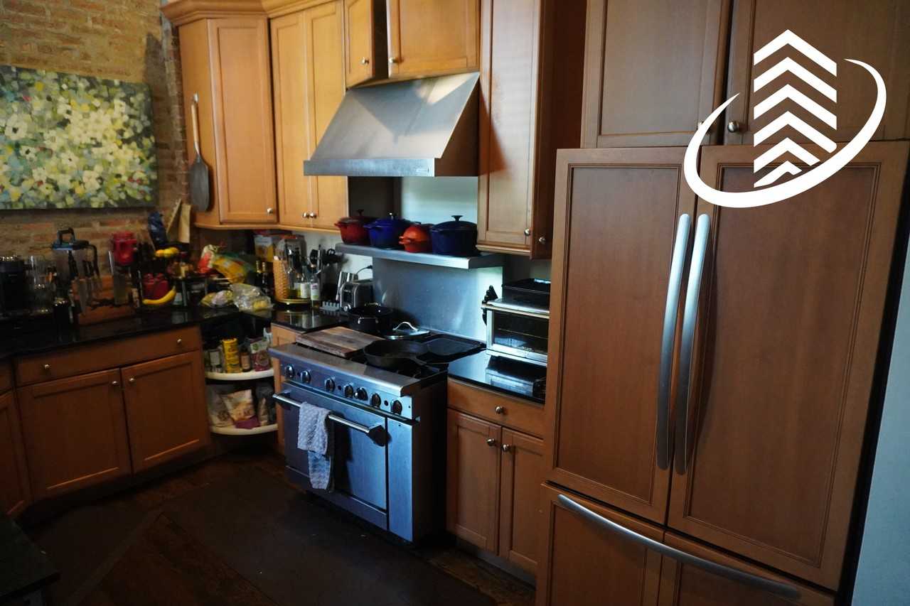 1061 W Madison St #2R - Photo 4 of 23