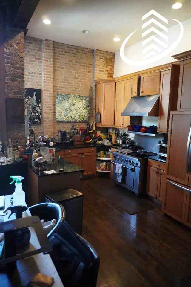 1061 W Madison St #2R - Photo 5 of 23