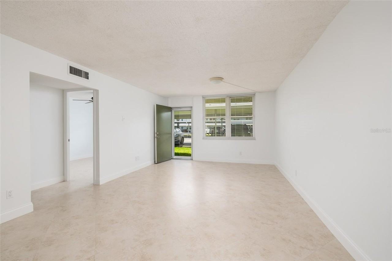 4890 Bay St Ne #128 - Photo 6 of 50