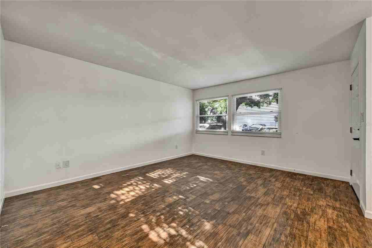 3109 W Horatio St #16 - Photo 3 of 25