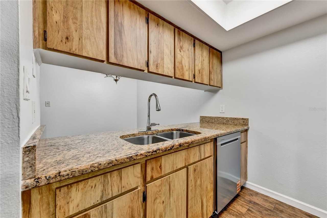 3109 W Horatio St #16 - Photo 7 of 25