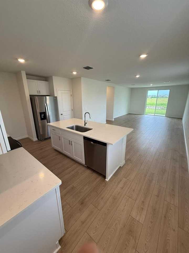 1518 Brekey Way - Photo 5 of 36