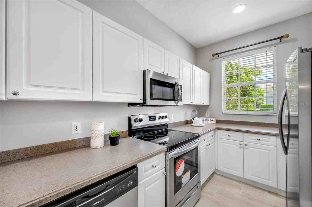 2101 W De Leon St - Photo 6 of 50