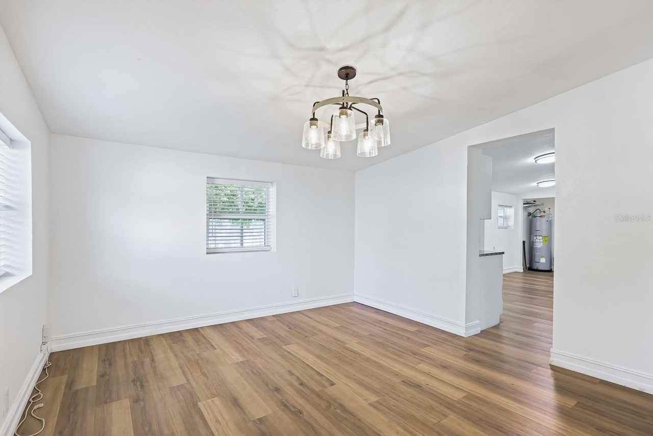 4006 S Shamrock Rd - Photo 7 of 33