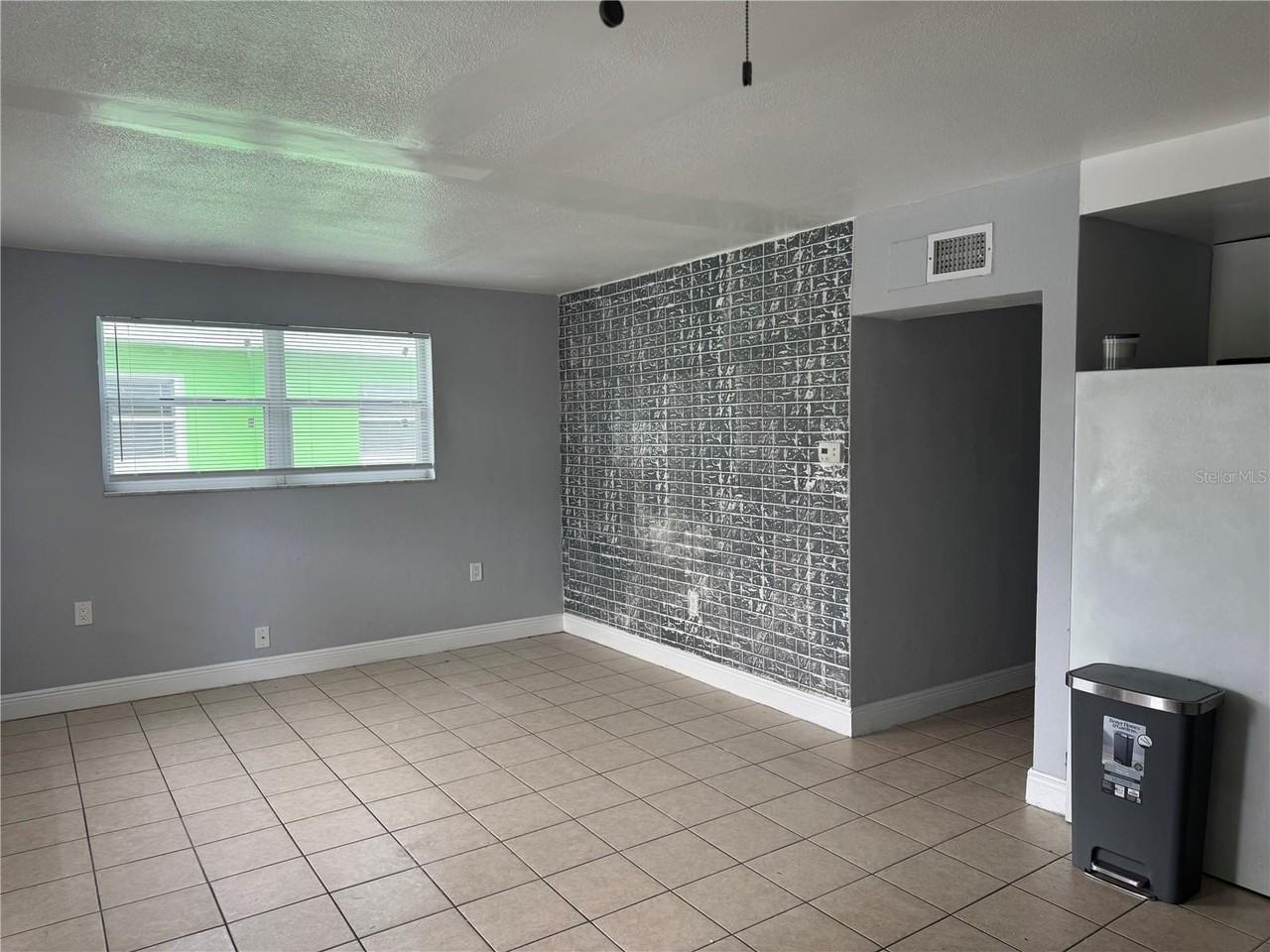 311 Avanda Ct #7 - Photo 3 of 12