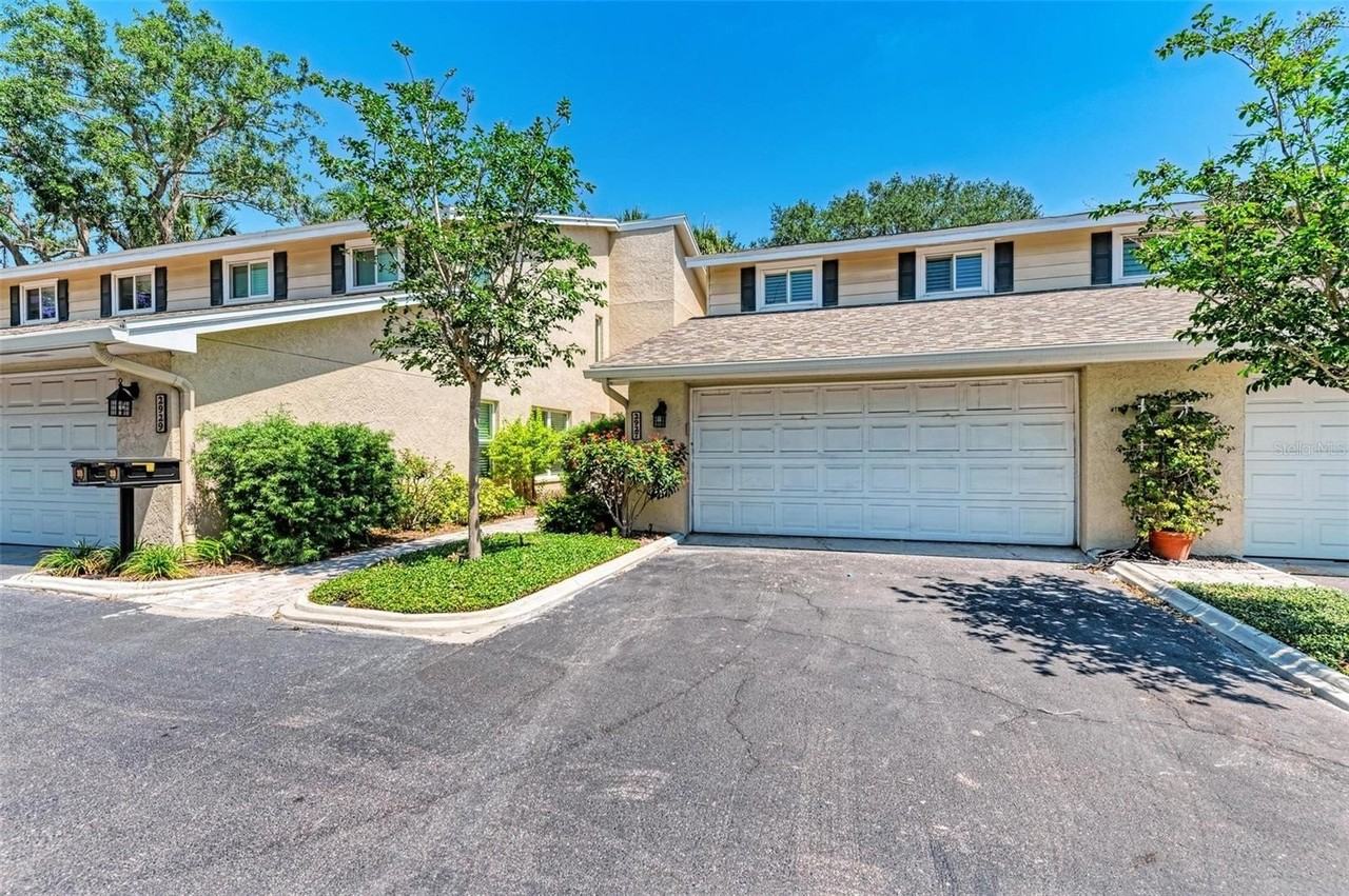 2927 W Gandy Blvd - Photo 2 of 50