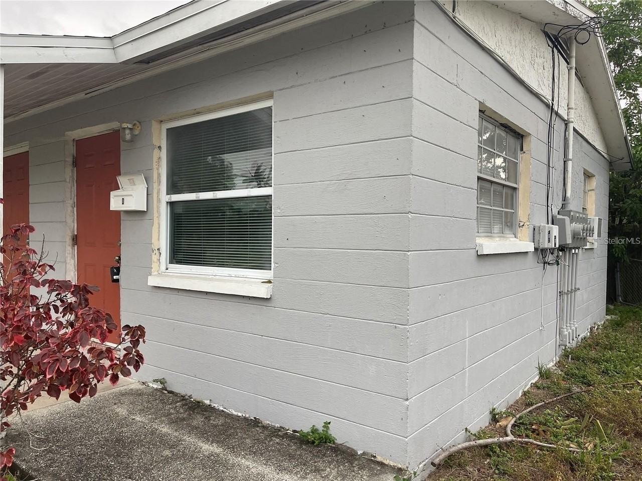 843 Union St S #D - Photo 2 of 7