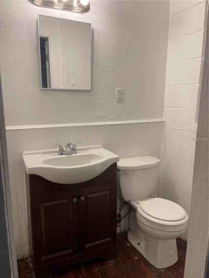843 Union St S #D - Photo 7 of 7