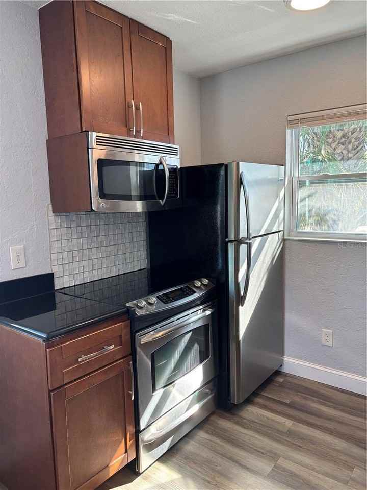 420 15th Ave S #1-2 - Photo 5 of 19