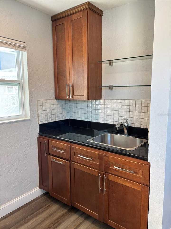 420 15th Ave S #1-2 - Photo 6 of 19